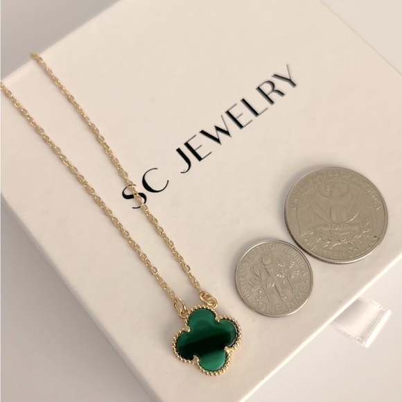 Green/Malachite Clover Necklace 14k Gold Color Chain - Picture 2 of 9